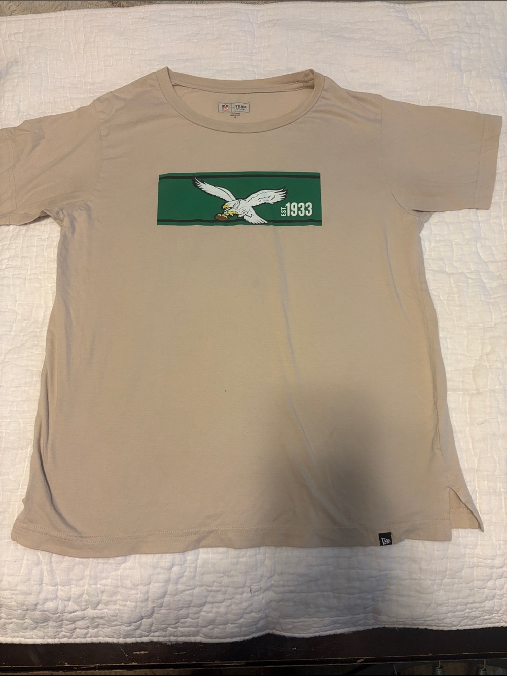 NFL Philadelphia Eagles Beige Short Sleeve Tee size medium